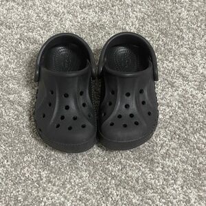 Toddler crocs